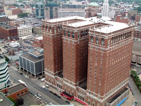 File:Buffalo Statler Towers.jpg