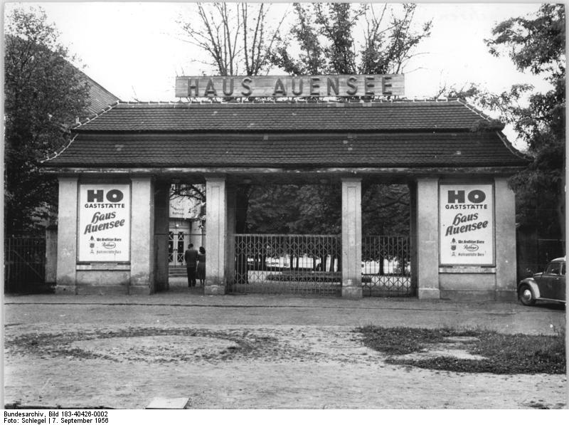 File:Bundesarchiv Bild 183-40426-0002, Leipzig, Haus Auensee, Eingang.jpg