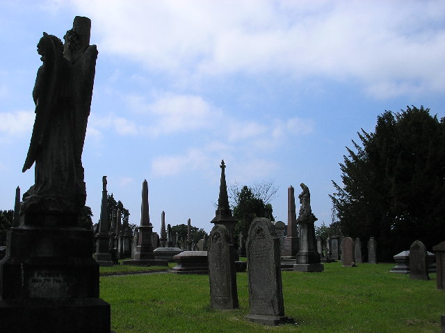 File:Cathays Cemetery - geograph.org.uk - 20338.jpg