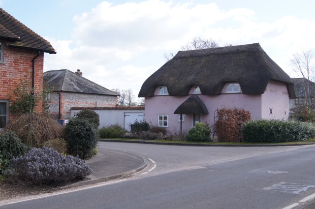 File:Catherines Walk - geograph.org.uk - 3387402.jpg