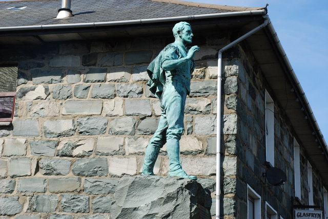 File:Cofeb Hedd Wyn Memorial - geograph.org.uk - 414624.jpg