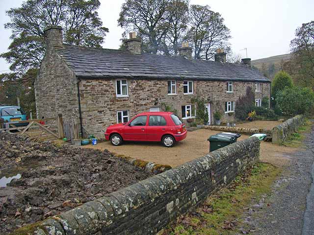 File:Cottages at Allenheads - geograph.org.uk - 1035495.jpg