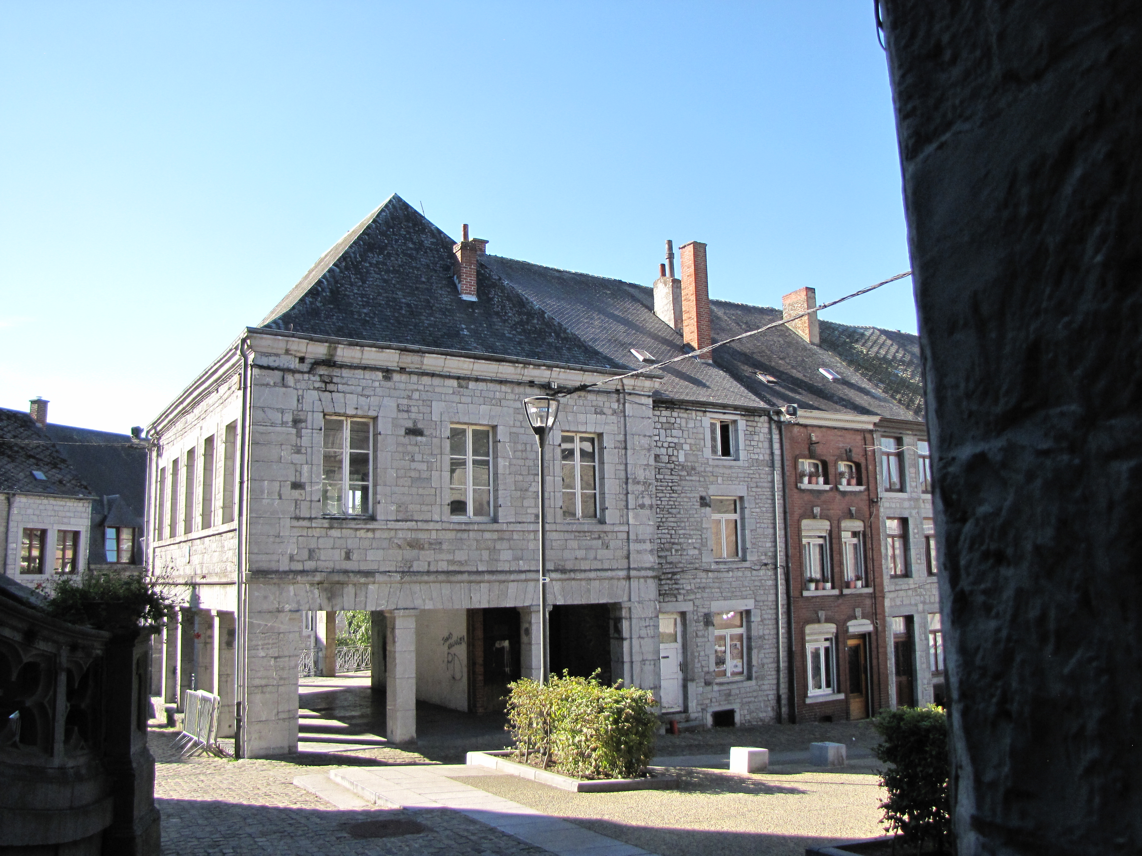 File Couvin Ancienne Halle De Couvin Grand Place 1 2014 177 Jpg Wikimedia Commons