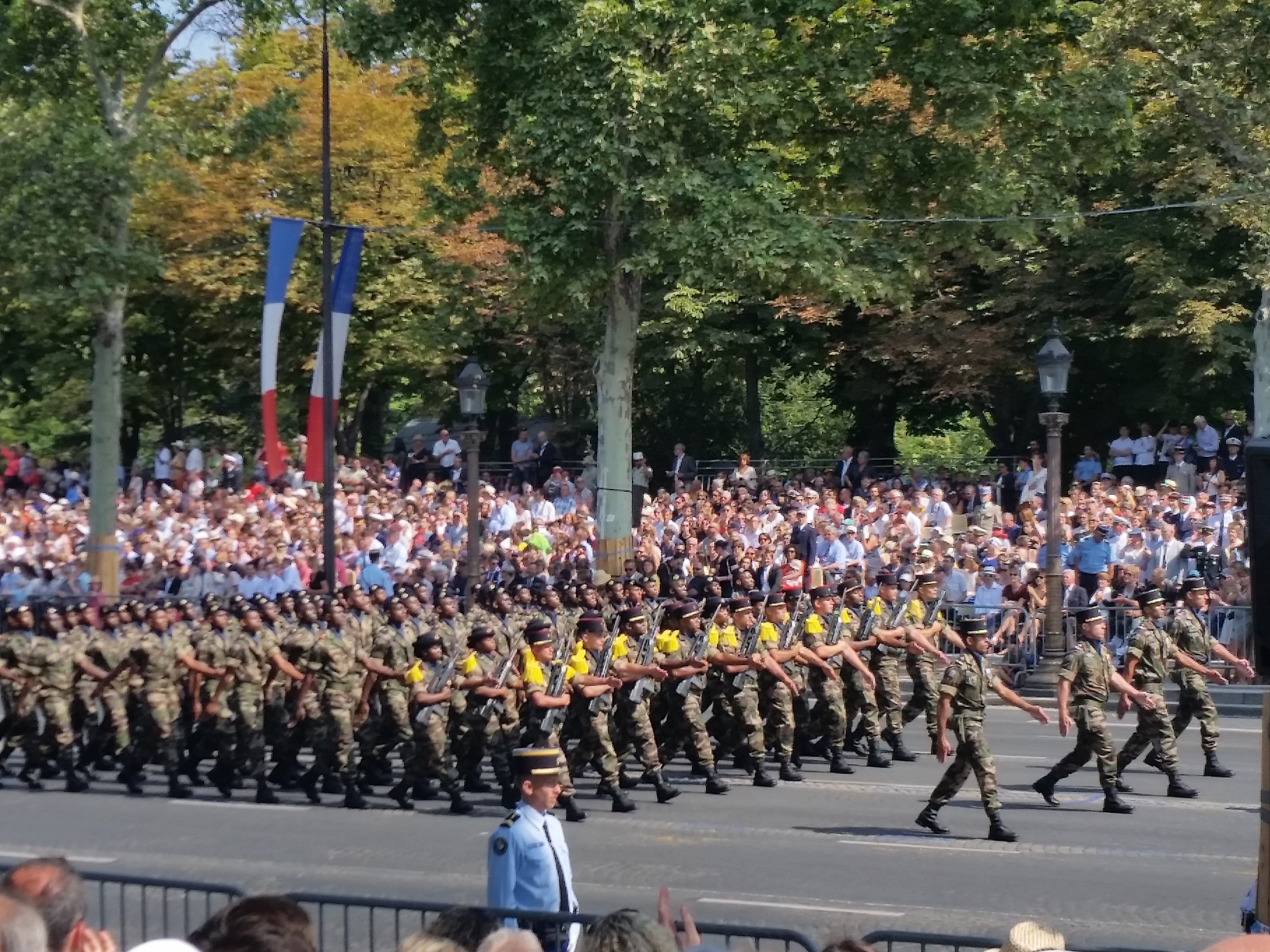 File Defile 18 Du Rsma A Paris Jpg Wikimedia Commons