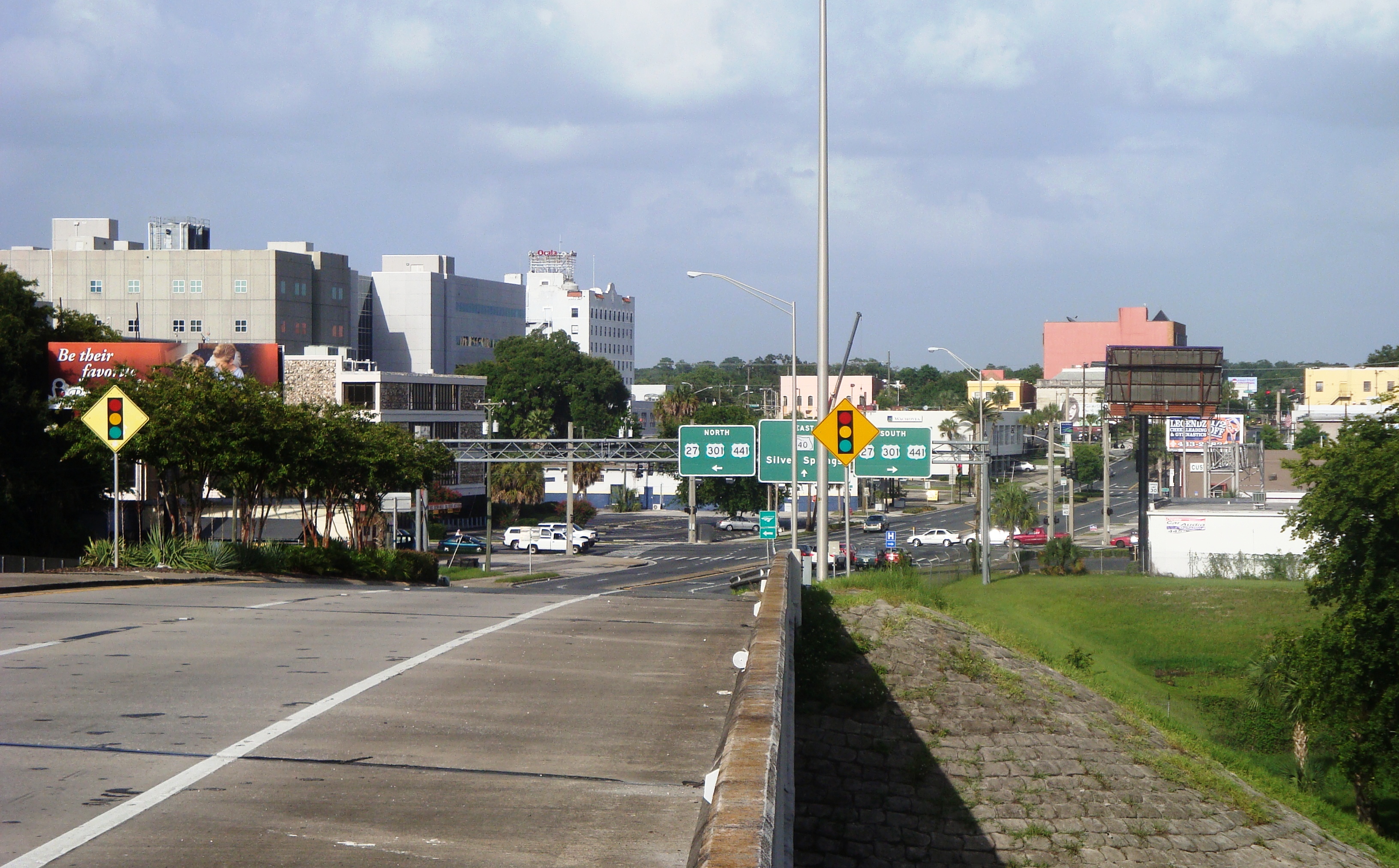 File:East FL SR 40 in Downtown Ocala.jpg - Wikimedia Commons