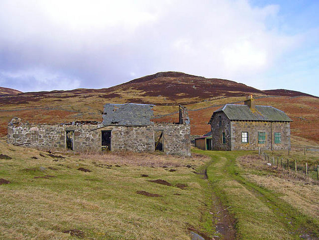 File:Farm buildings at Braefordie - geograph.org.uk - 703137.jpg