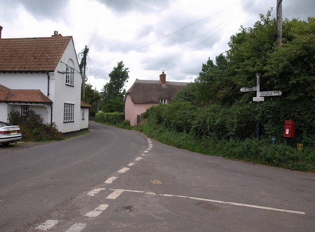 File:Farmer's Arms junction, Fulford - geograph.org.uk - 1464006.jpg