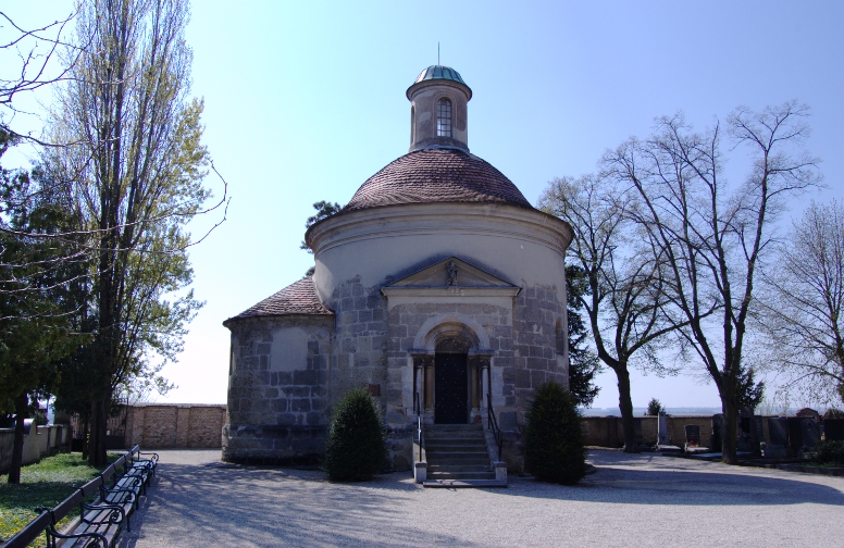 File:Friedhof und Karrner Mistelbach.jpg