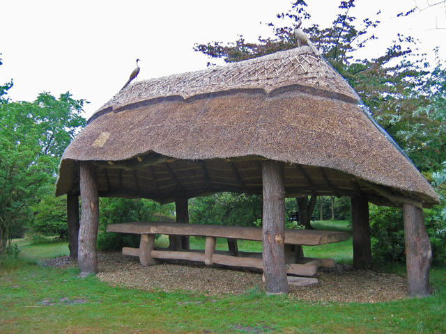 Furzey Gardens, Thatched shelter - geograph.org.uk - 1408001