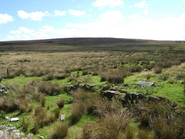 File:Great Hill from ruined farmhouse - geograph.org.uk - 225011.jpg