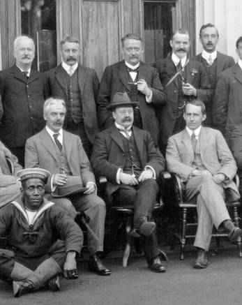 File:Halm. BA group in Cape Town 1914.jpg