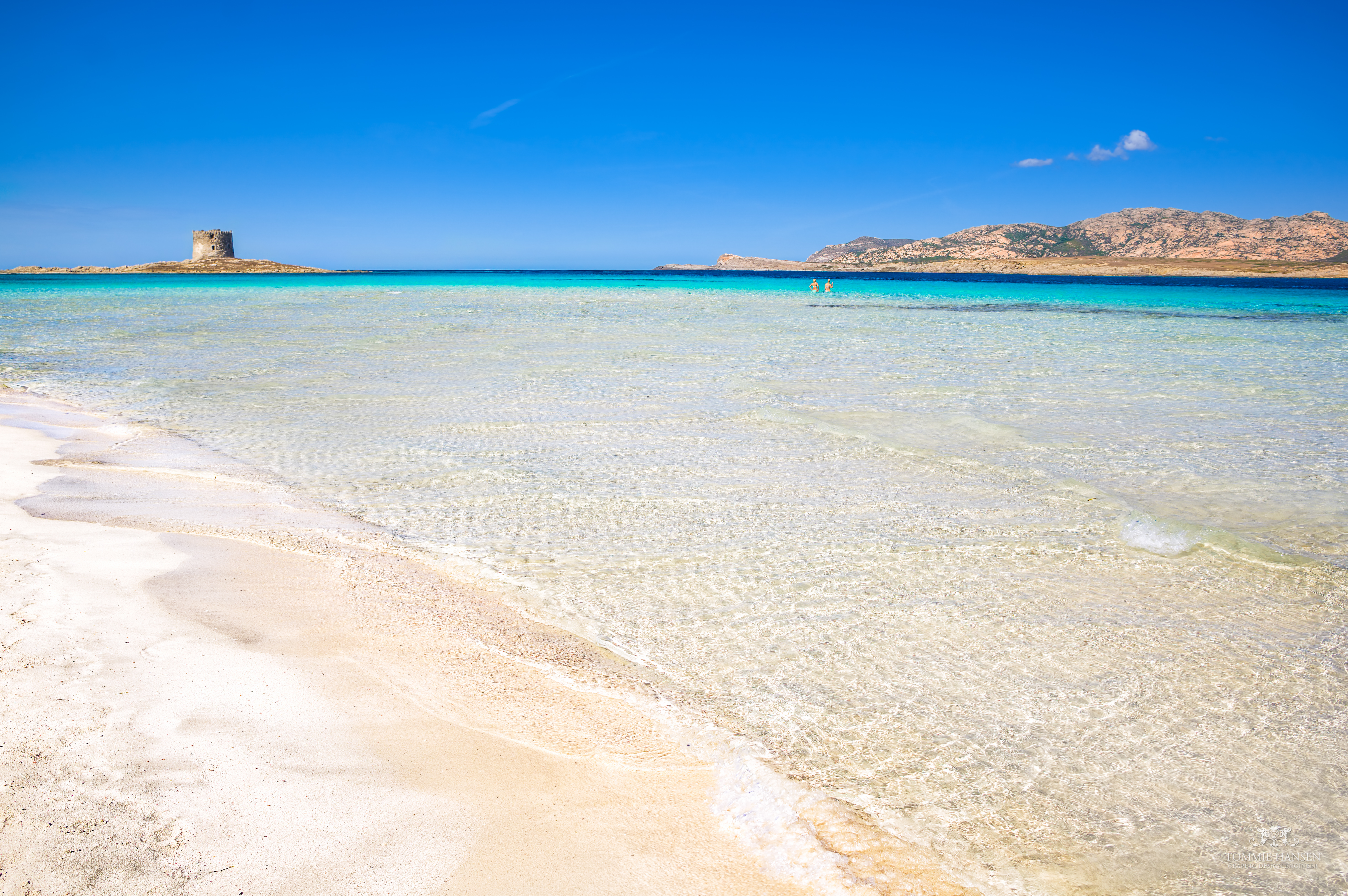 File:La Pelosa beach, north Sardinia (Italy) (24167750496).jpg - Wikimedia  Commons