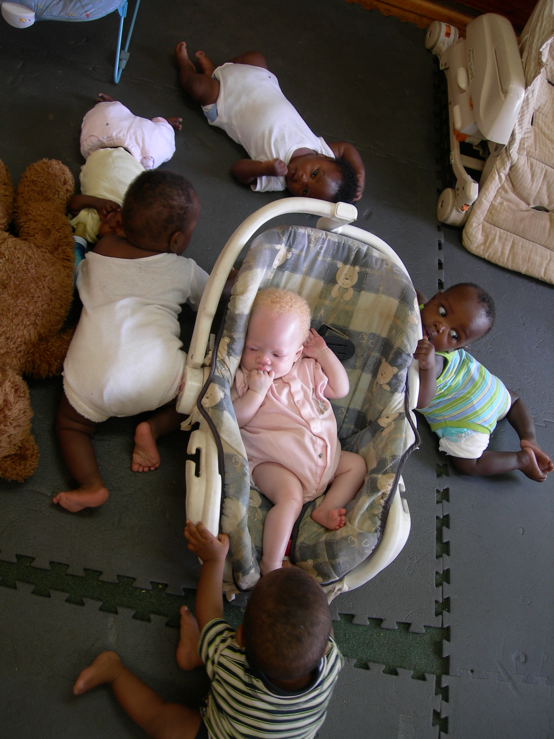 фото новорожденных негров