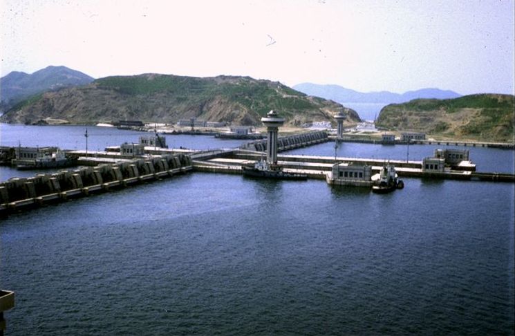 File:NK-Hafen Nampo.jpg