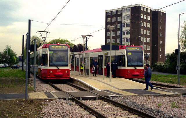 File:New Addington tram terminus - geograph.org.uk - 823538.jpg