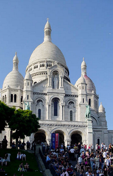 File:Paris 75018 Basilique du Sacré-Cœur south facade stairs 20041107 (1).jpg