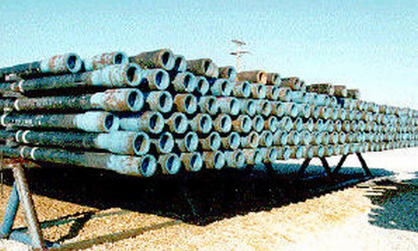 File:Pipe rack.jpg