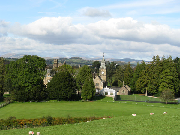 File:Sedgewick House - geograph.org.uk - 2134637.jpg