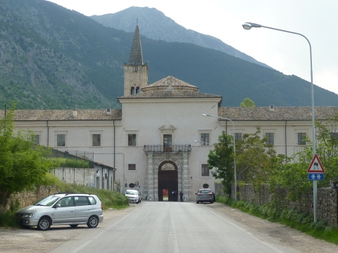 File:Sulmona - Abbazia di Santo Spirito al Morrone 03.jpg