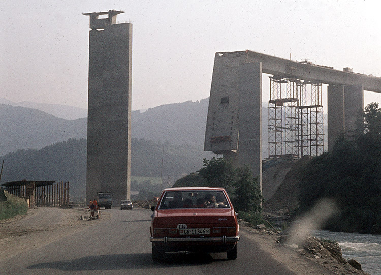 File:Tauern Superhighway collapsed Bridge, Austria 1975 Nr263-38.jpg