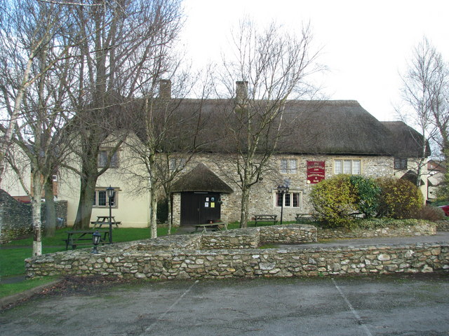 Small picture of Heathfield Inn courtesy of Wikimedia Commons contributors