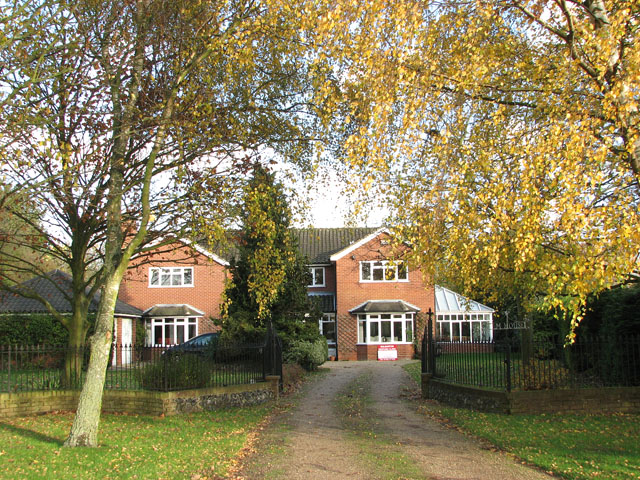 File:The Mulbarton Dental Surgery - geograph.org.uk - 1586322.jpg