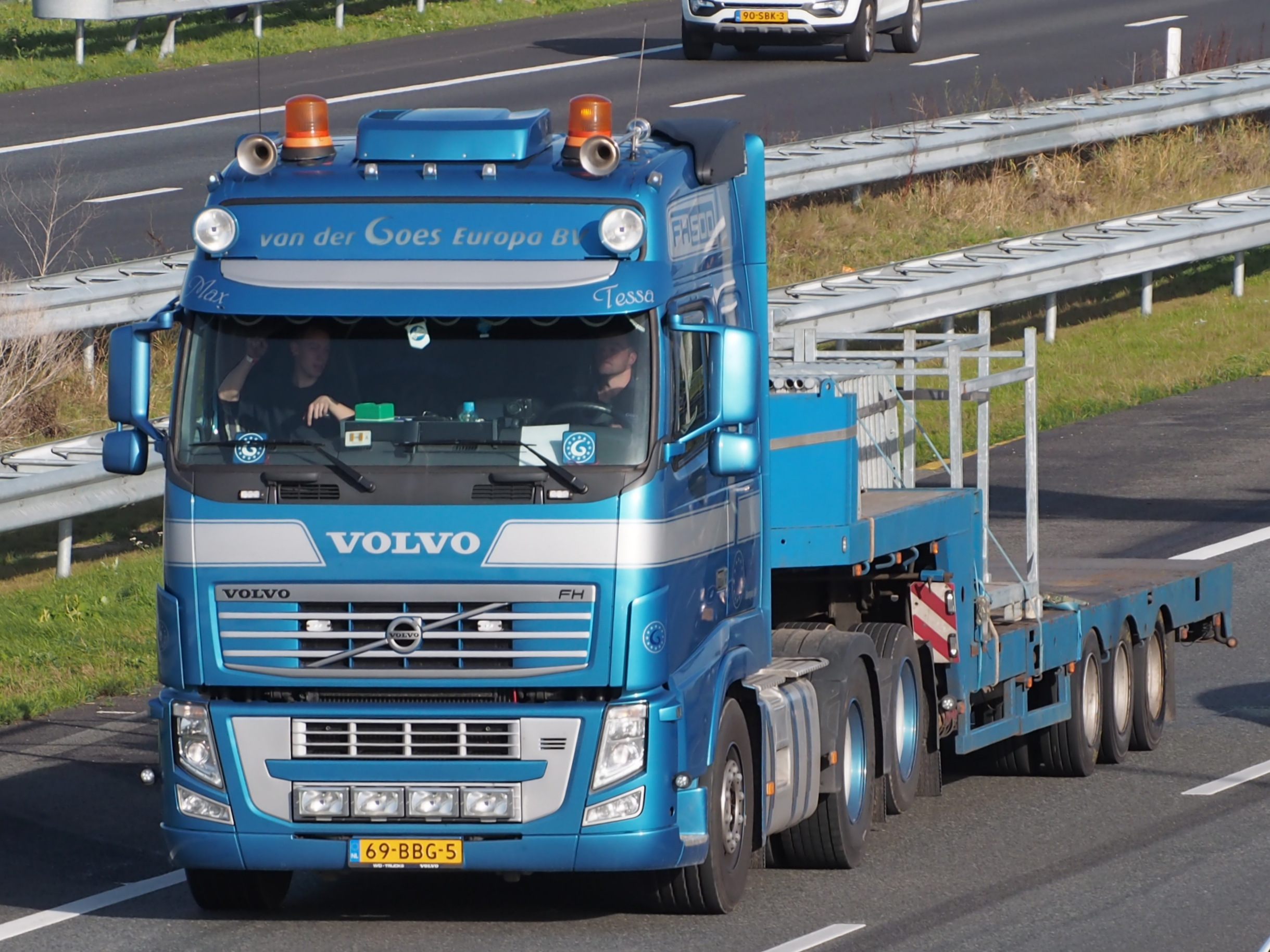 File:Volvo-fh.jpg - Wikimedia Commons