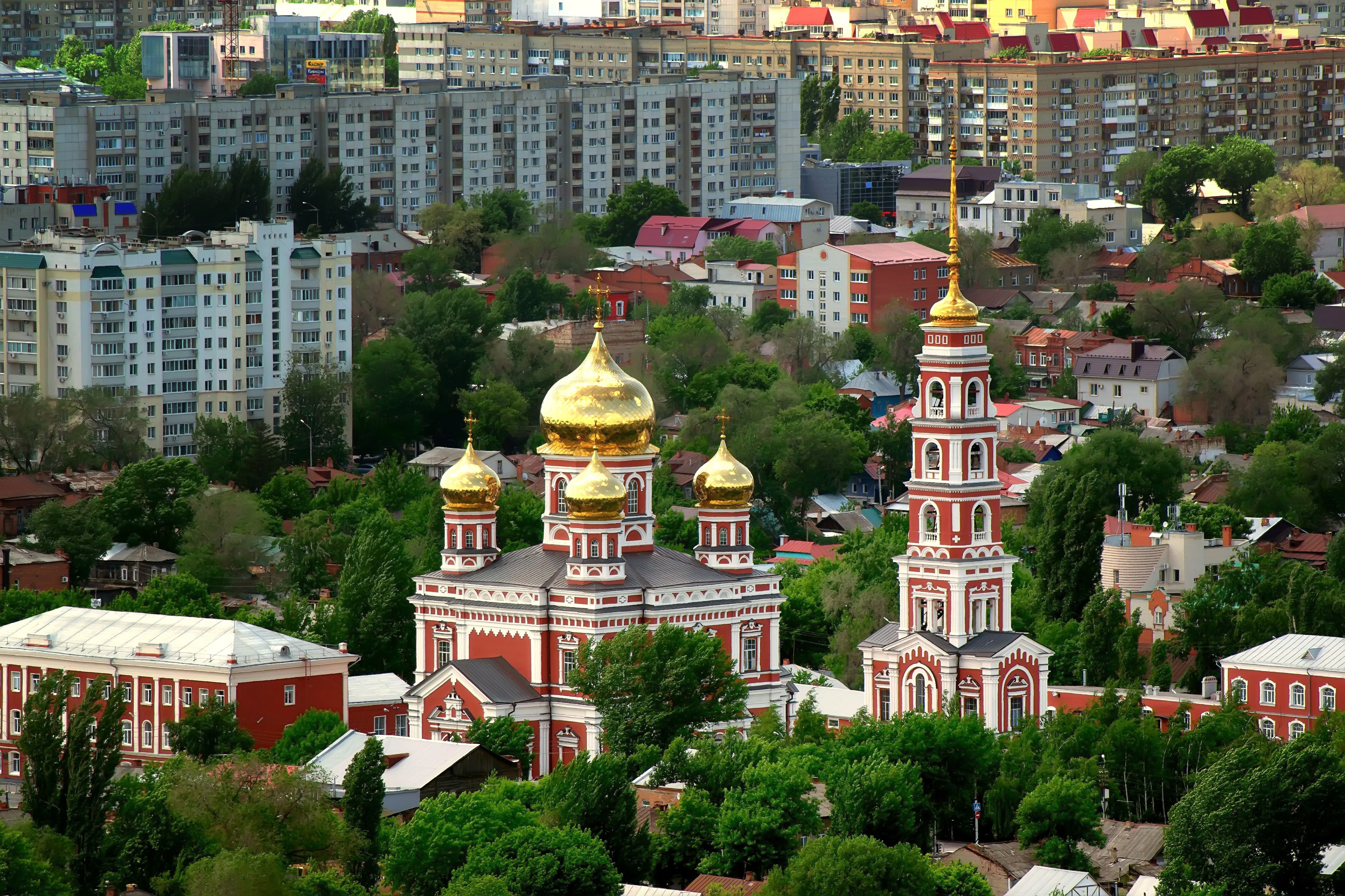 Саратовская главные. Храмы Покрова Божией матери в Саратове. Покровская Церковь (Саратов). Храм Покрова Святой Богородицы Саратов. Храм на большой горной Саратов.