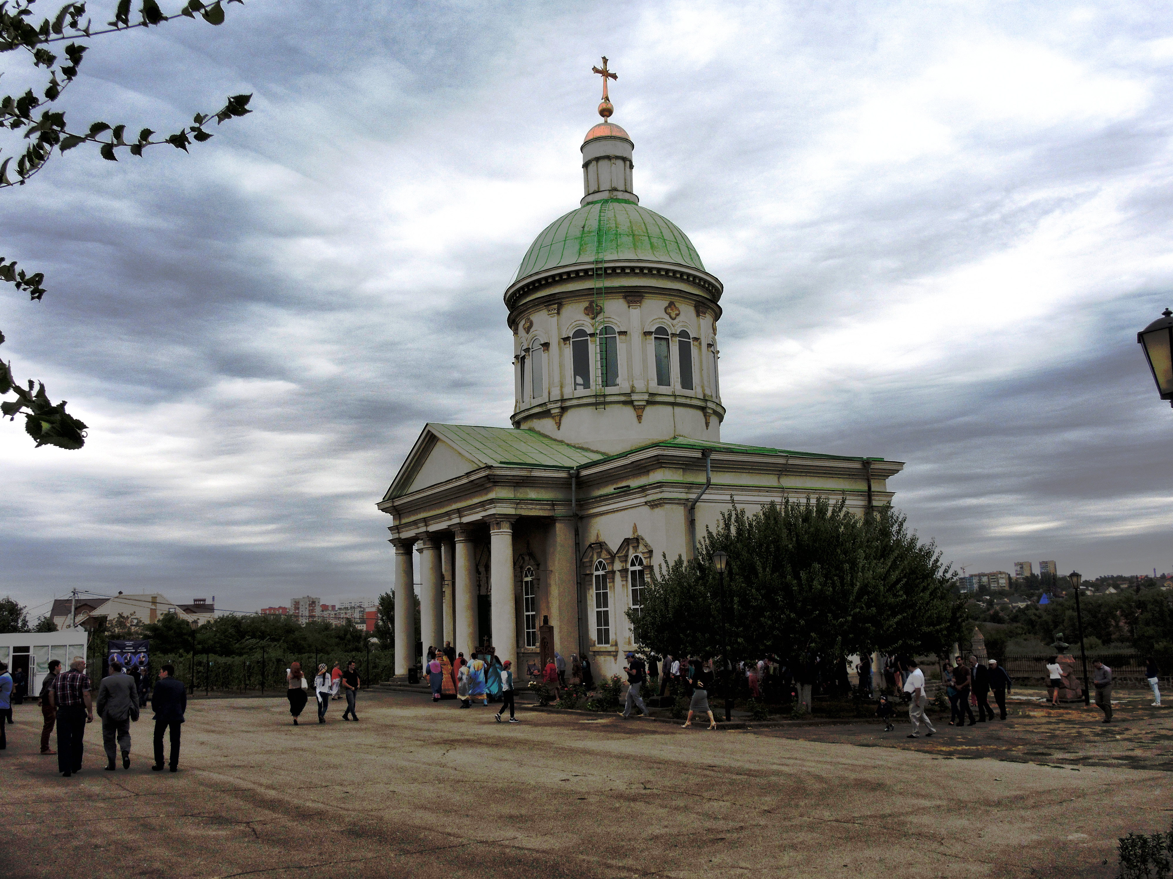 Храм Сурб хач в Ростове