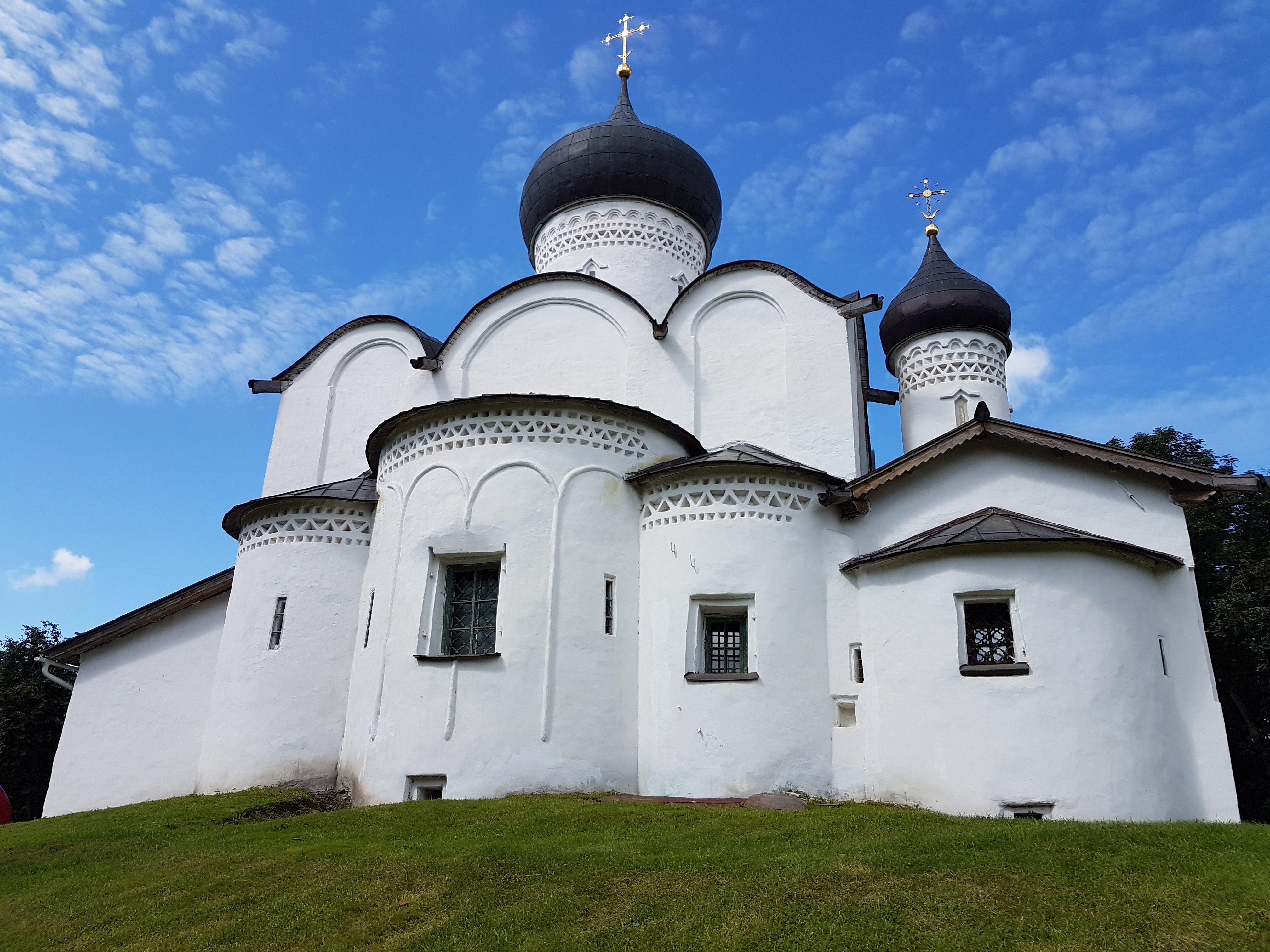 Церковь со. Псков Церковь Василия Великого Церковь Василия на Горке. Василия на Горке Псков. Церковь Василия на Горке (1410). Псковская Храмовая архитектура.