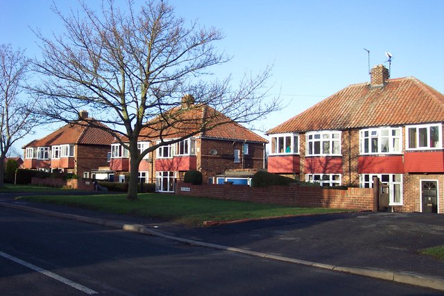 File:1950's houses in Green Hammerton - geograph.org.uk - 290998.jpg