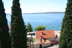 File:Adriatic Sea in croatia - without polarization filter.jpg