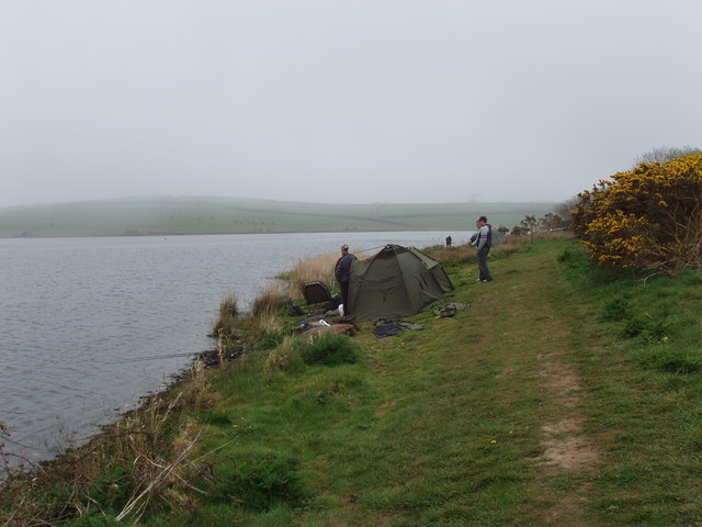 File:Anglers on Upper Tamar Lake - geograph.org.uk - 410136.jpg