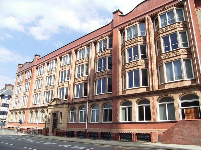 File:Apsley House, Wellington Street, Leeds - geograph.org.uk - 1458272.jpg