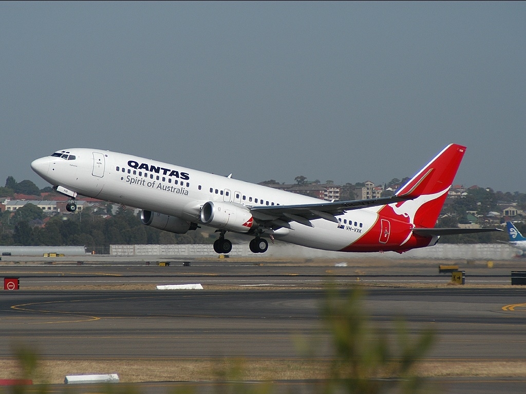 File:Boeing 737-838, Qantas AN0293295.jpg - Wikipedia