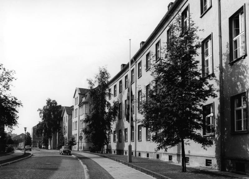 File:Bundesarchiv B 145 Bild-F027450-0008, Göttingen, Gebäude der Max-Planck-Gesellschaft.jpg