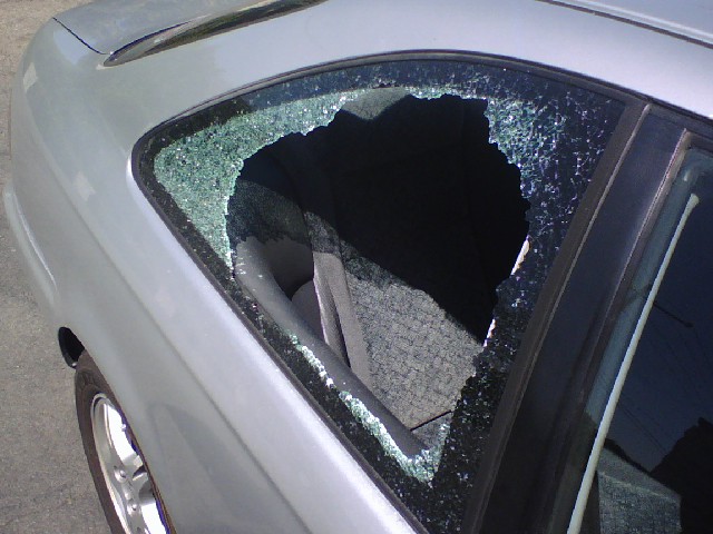 File:Car window burglary.jpg