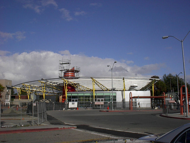 File:Construction of canopy at Richmond station, December 2006.jpg