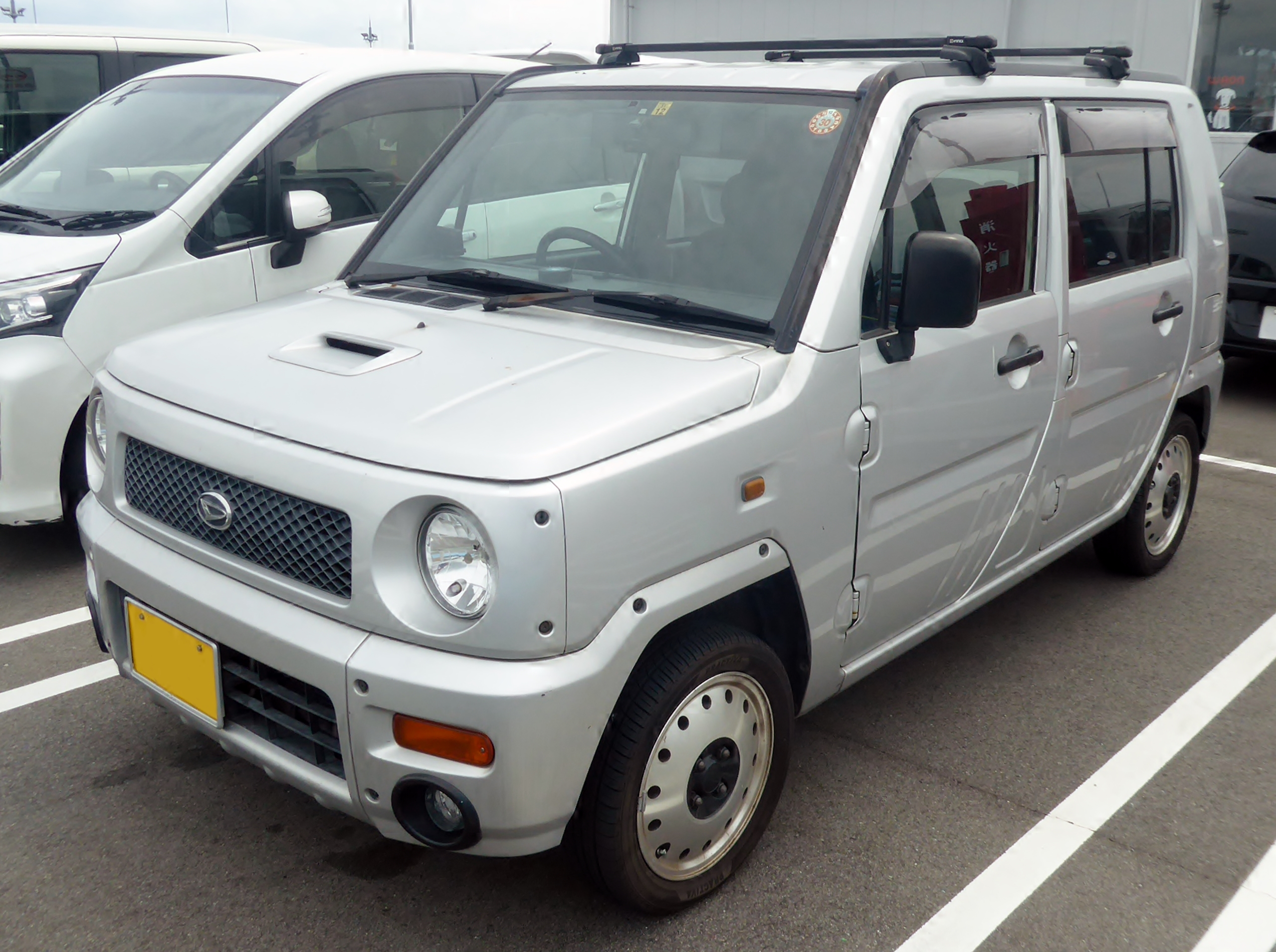 Daihatsu Naked