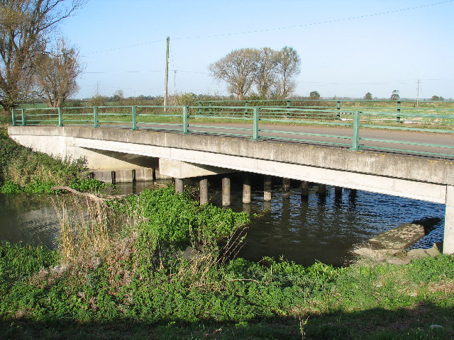 File:Doddington Bridge - geograph.org.uk - 77736.jpg