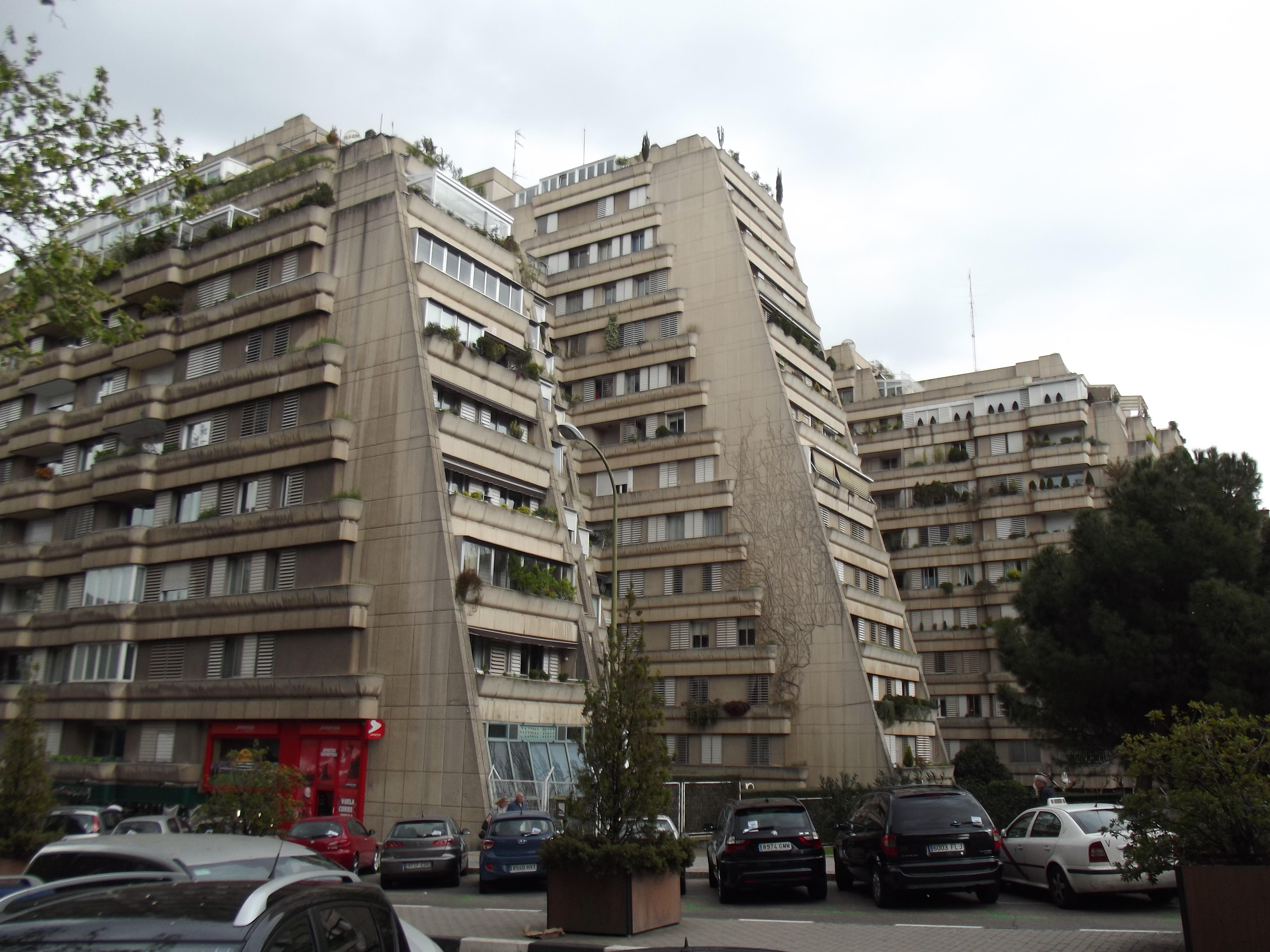 File Fachada Desde La Calle Potosi Madrid Jpg Wikimedia Commons