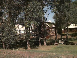 File:Houses in Crestone, Colorado (2003).jpg