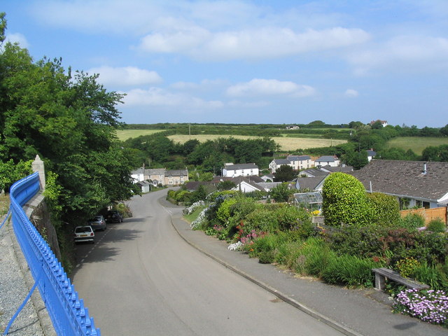 File:Laddenvean from St Keverne - geograph.org.uk - 187186.jpg