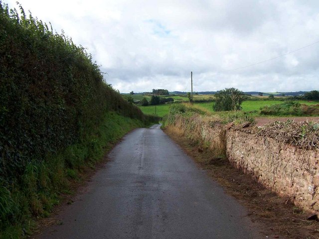 File:Lane To Clayhill House - geograph.org.uk - 1436755.jpg
