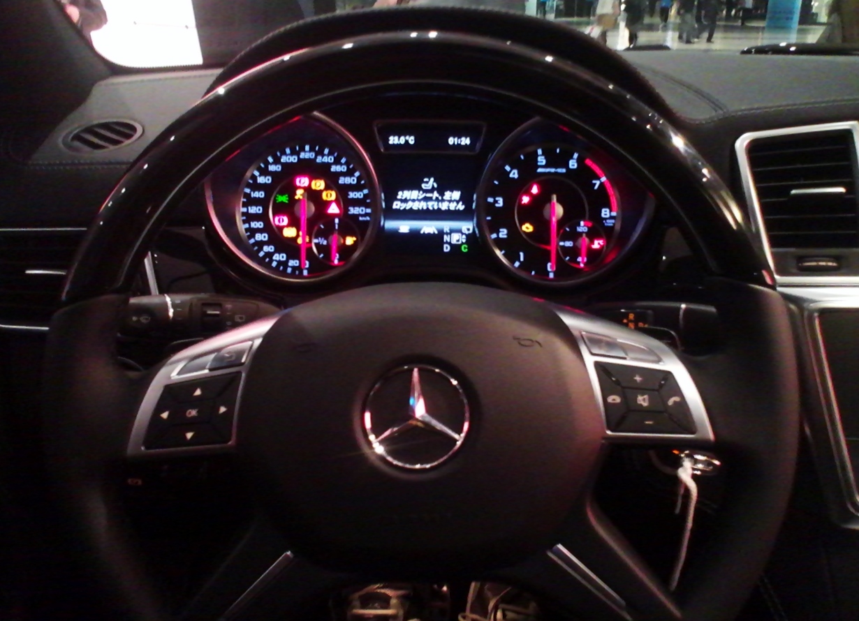 File:Mercedes-Benz GL63 AMG (X166) interior.jpg - Wikimedia Commons