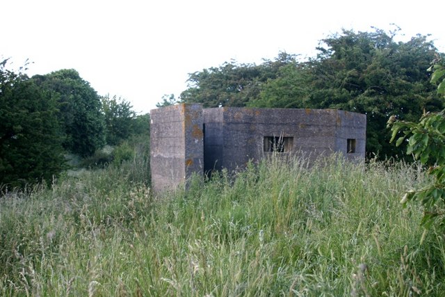 File:Pill Box - geograph.org.uk - 470095.jpg