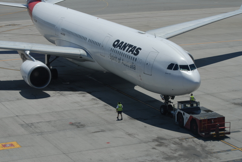 File:QF 77 pushback (5726582804).jpg