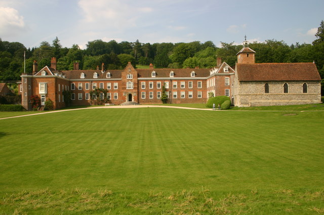 File:Stonor House - geograph.org.uk - 832650.jpg