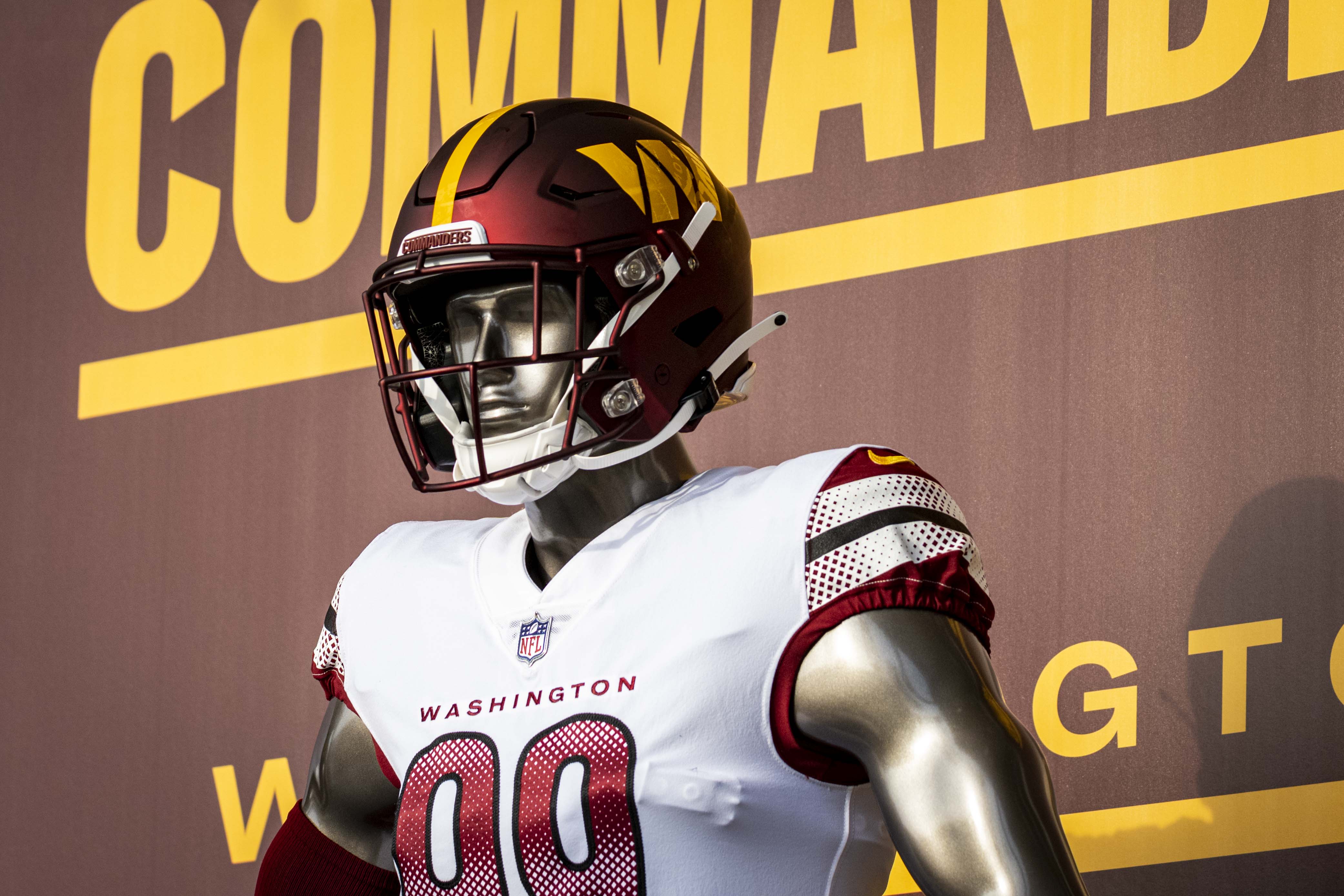 Washington Football Team reveals new team name, the Commanders