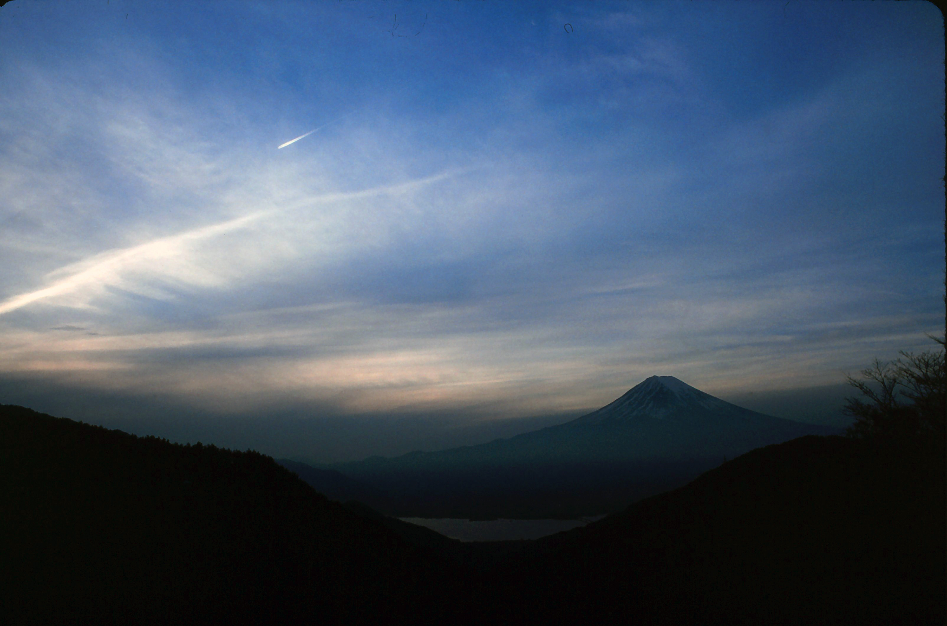 File 御坂峠から撮影した裏富士 Pcs Img2526 Jpg Wikimedia Commons